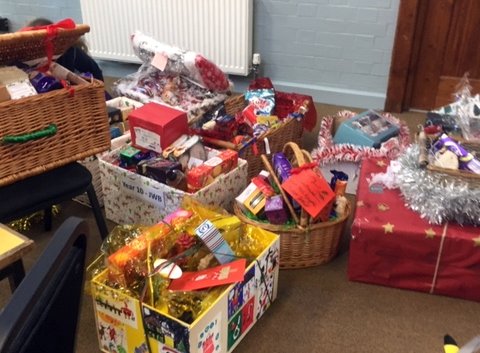 School’s 70 hampers delivered to Best Before Store - Around Wellington