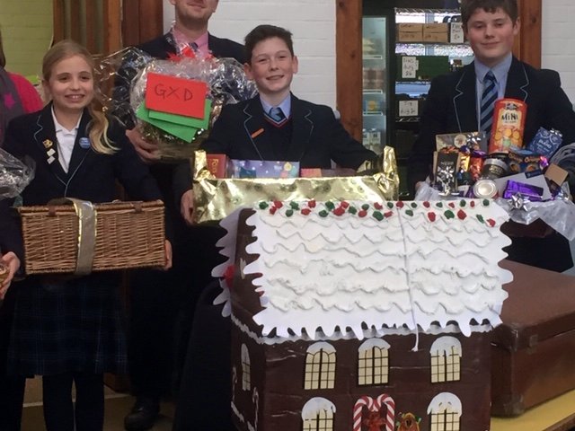 School’s 70 hampers delivered to Best Before Store - Around Wellington